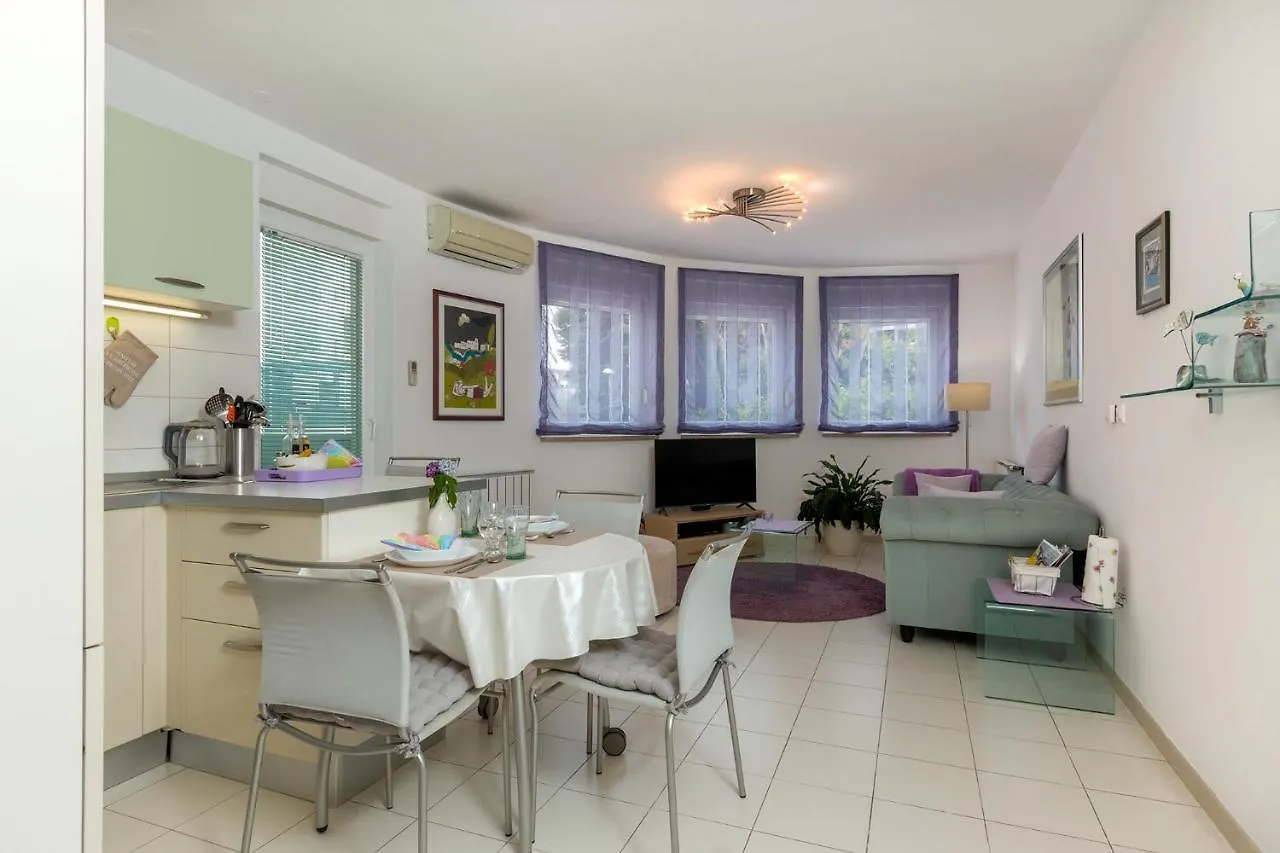 Apartman Toya Pula 0*,  Croatie
